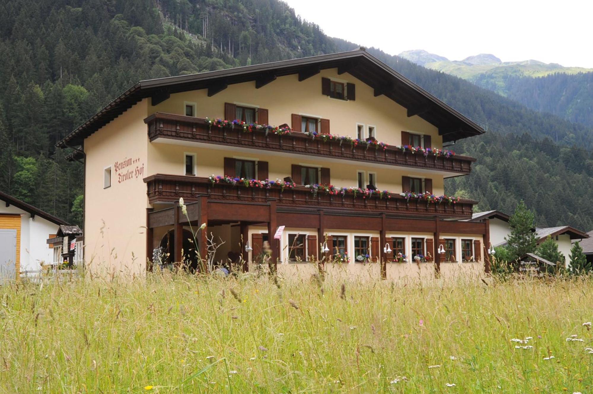 Wohlfühlpension Tirolerhof Partenen Exterior foto