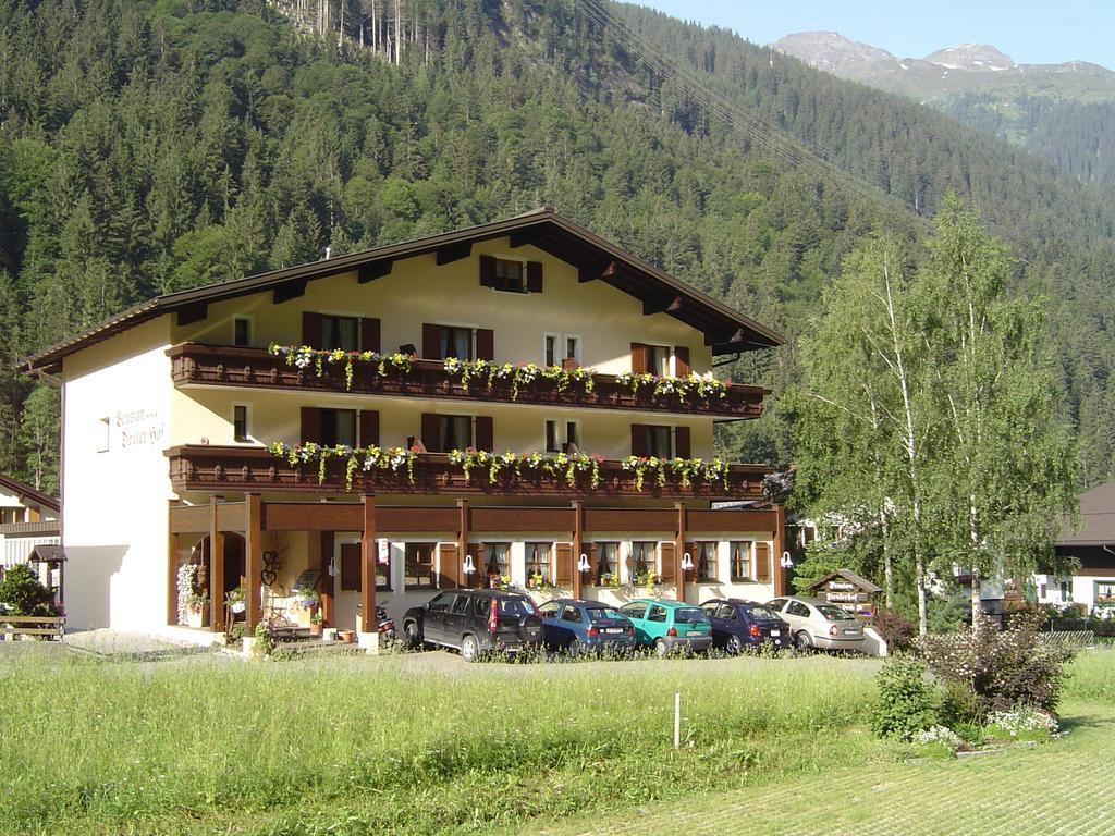 Wohlfühlpension Tirolerhof Partenen Exterior foto